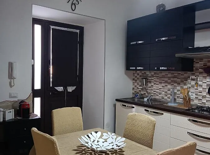 Delilah's House * Katánie